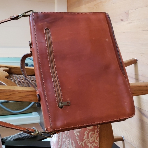 Pielle genuine leather lockable bag - Picture 6 of 8